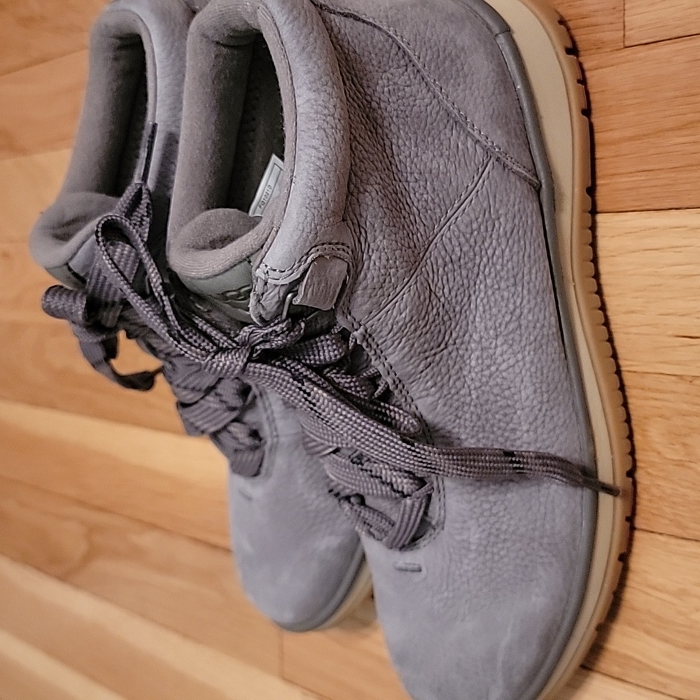 SALE! UGG Lakesider Boots Sz 9.5